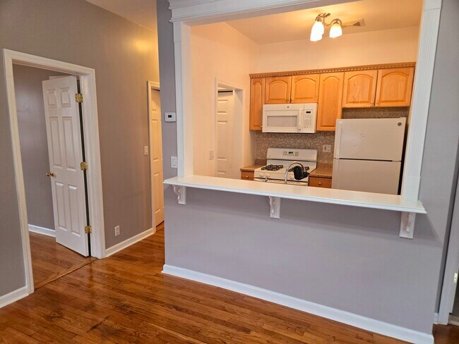 Primary Photo - 9706 Metropolitan Ave