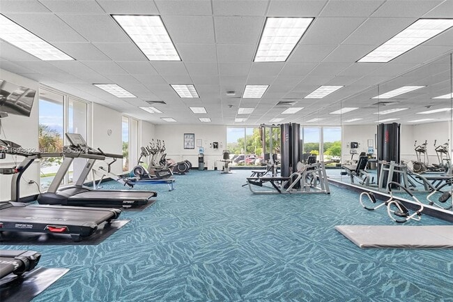 Building Photo - 500 Bayview Dr