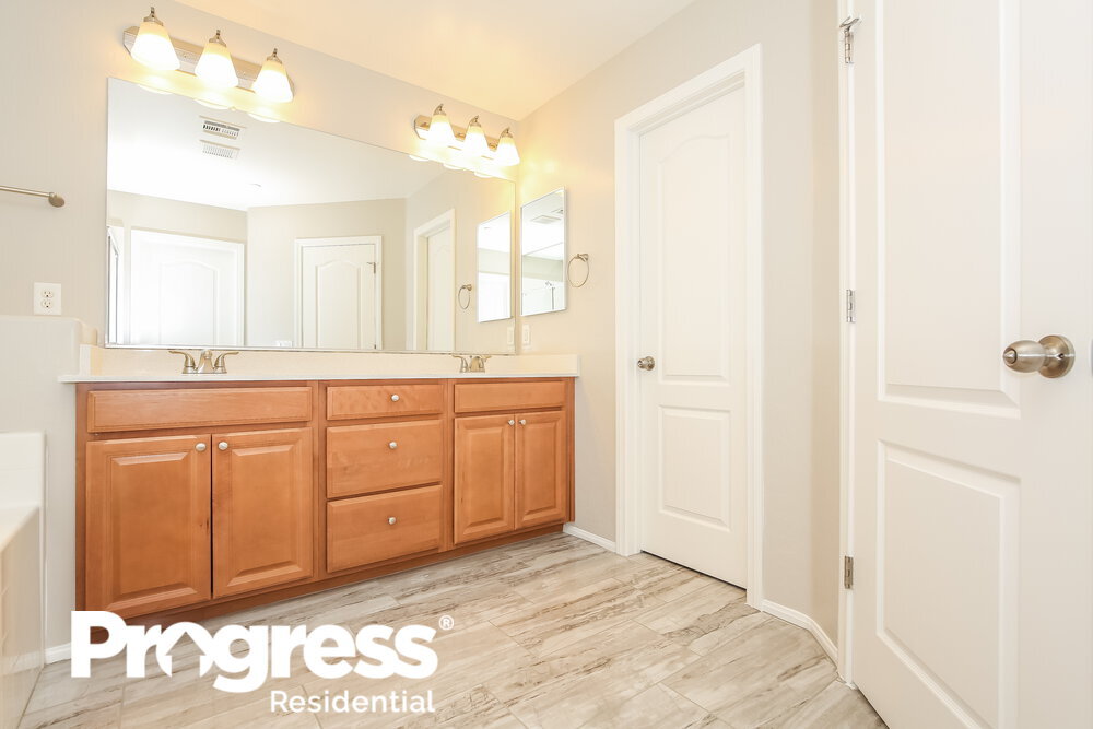 Building Photo - 9033 Silken Crests Ct
