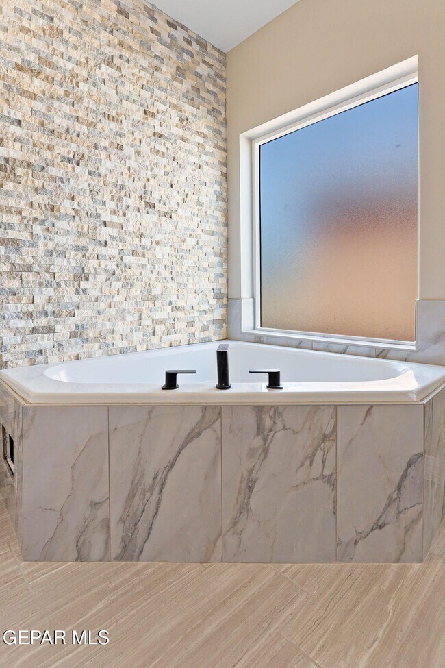 Building Photo - 9853 La Morenita Cir