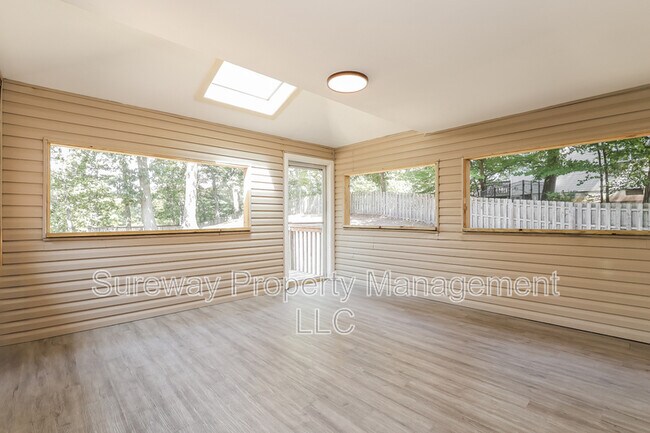 Building Photo - 2 Lucha Ct