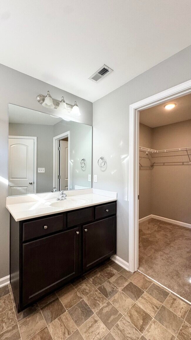 Building Photo - 2492 Feathersound Wy