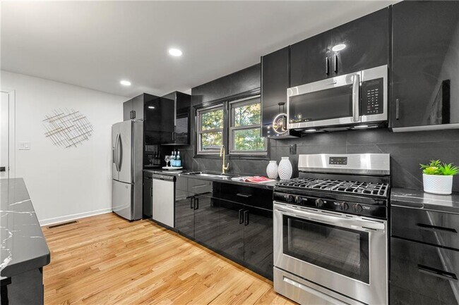 Building Photo - 1797 Willis Mill Rd SW