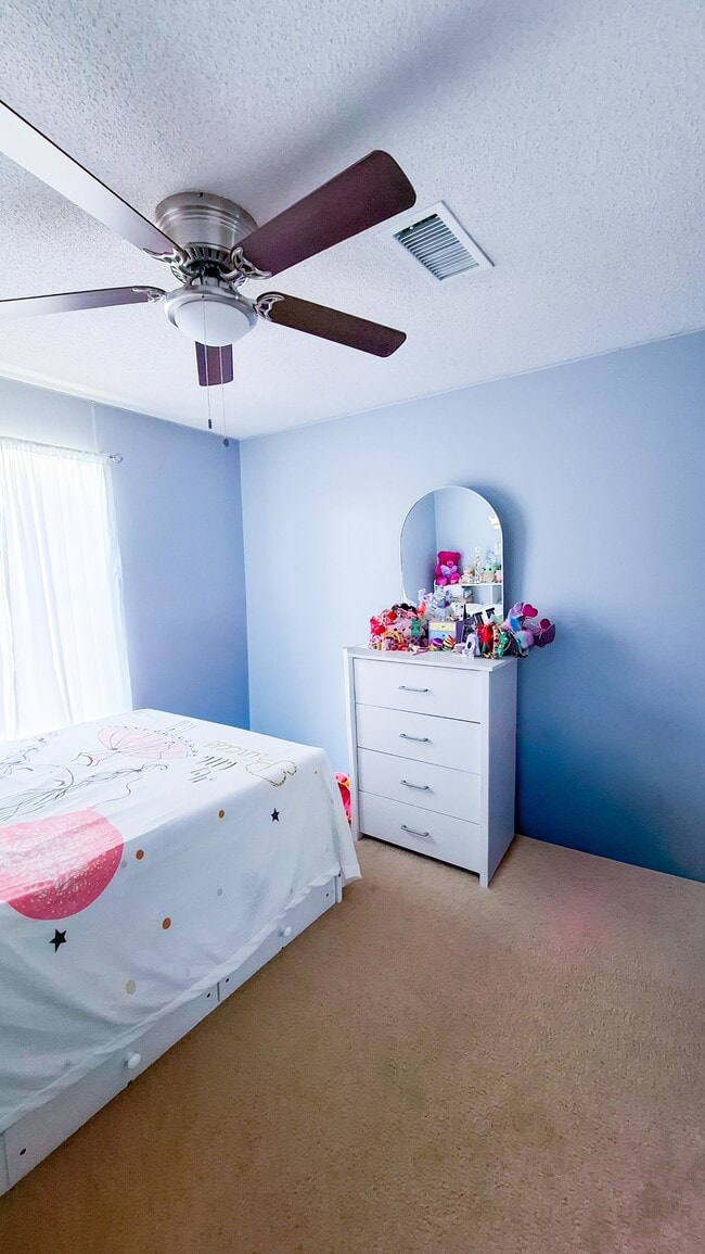 Building Photo - 403 Antler Dr