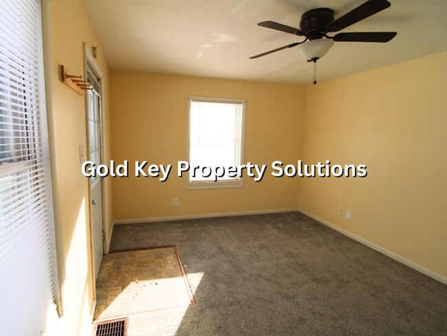 Building Photo - MUNCIE 3 BR 1 BA House with Carport and Large Yard (SECTION 8 APPROVED)