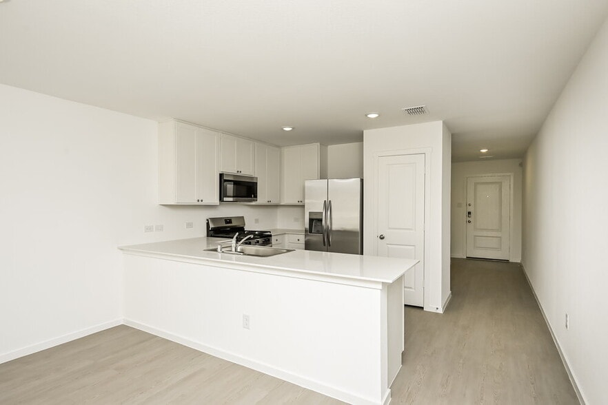 Building Photo - 1644 Limpkin Dr