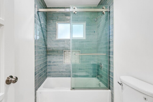 Building Photo - 12334 Moorpark St