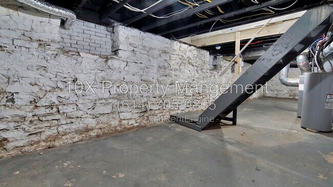 Building Photo - 616 Lilley Ave