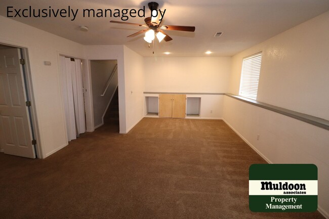 Building Photo - Lovely Pet Friendly Pueblo West home!  Com...