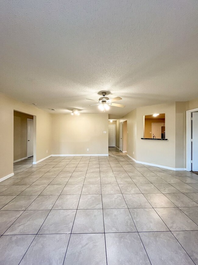 Building Photo - Available NOW!!!! Beautiful 4 bedroom, 2 b...