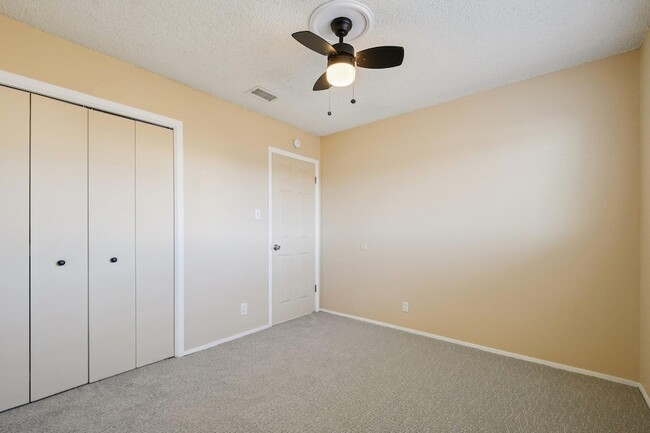 Building Photo - 9413 Quail Meadow Dr