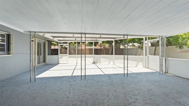 Building Photo - 7211 Shalimar St