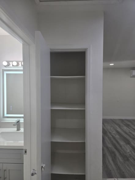 Building Photo - 14906 Lemoli Ave