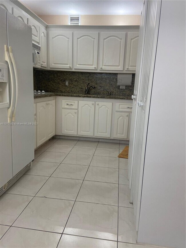Building Photo - 13455 SW 9th Ct