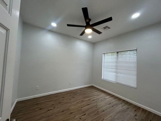 Building Photo - Free November Rent! Beautiful Home in Johnson Ranch! Fully Renovated! Waived Application fee!