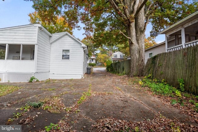 Building Photo - 9606 10th Ave