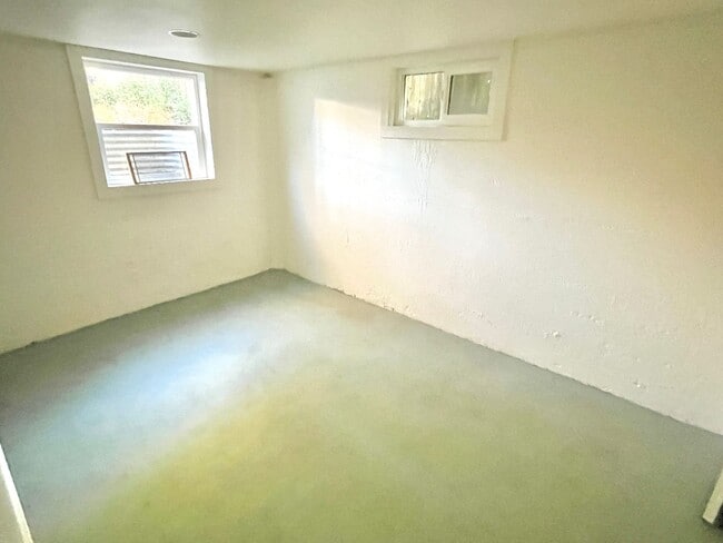 Building Photo - WILSM03