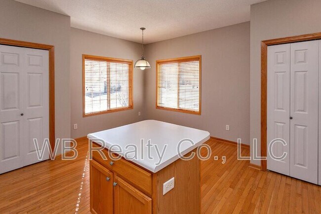 Building Photo - 7725 Wistful Vista Dr