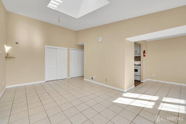 Building Photo - 275 Alpine Way