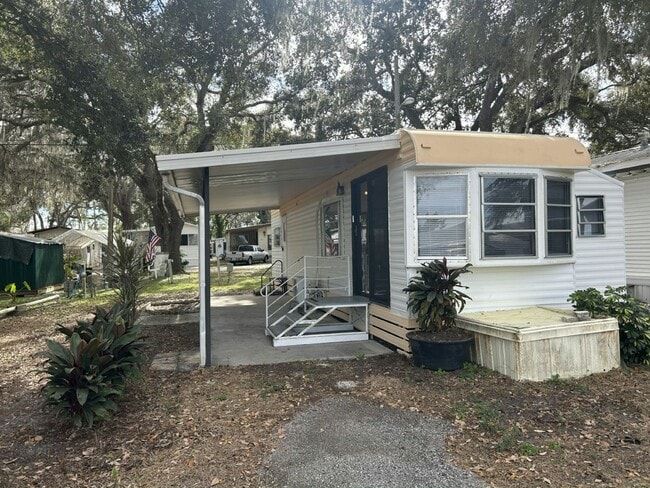 Building Photo - 38651 Tarr Dr