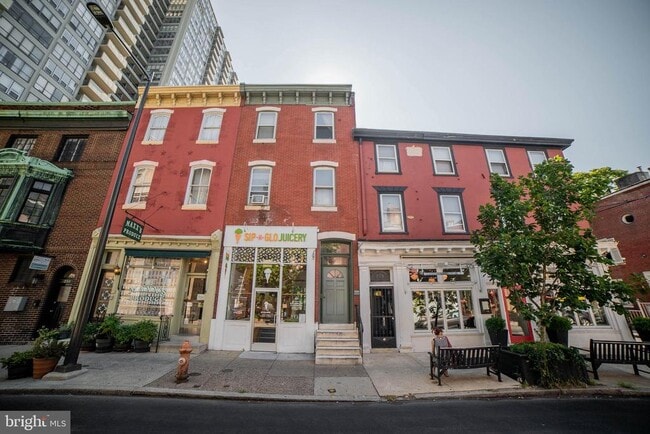 Building Photo - 257 S 20th St