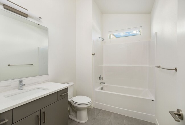 Building Photo - Beautiful 3 Bedroom Home Located in Ten Trails Black Diamond