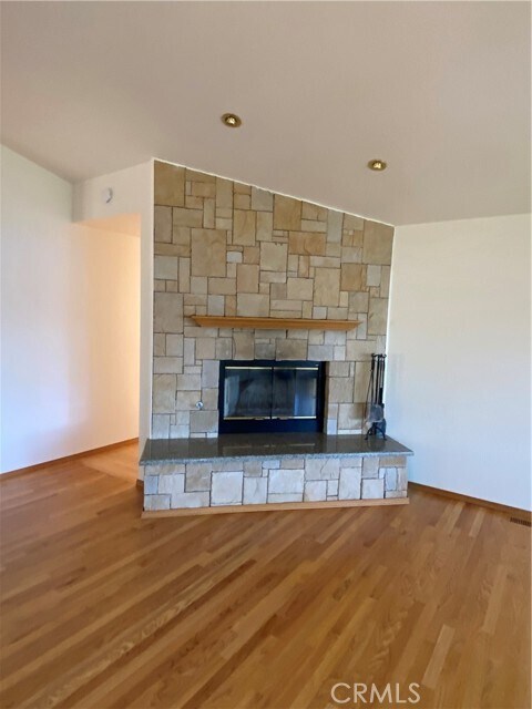 Building Photo - 19232 N Shore Ct
