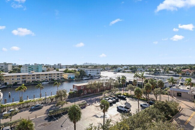 Building Photo - 3020 NE 32nd Ave