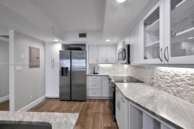 Building Photo - 5000 N Ocean Blvd
