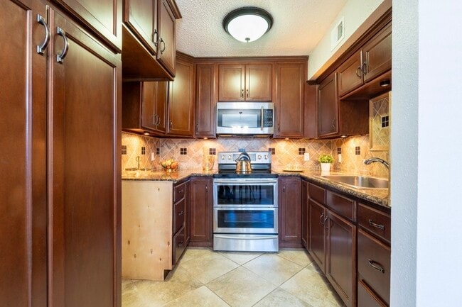 Building Photo - 11002 Hammerly Blvd