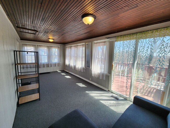 Building Photo - 3 Bedrooms 1 bath home for RENT!