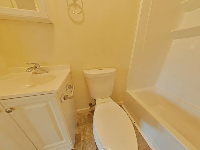 Building Photo - 2 Bedroom Apartment ~ Centrally Located ~ Philomath