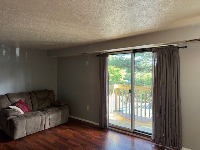 Building Photo - 27512 Evergreen Run