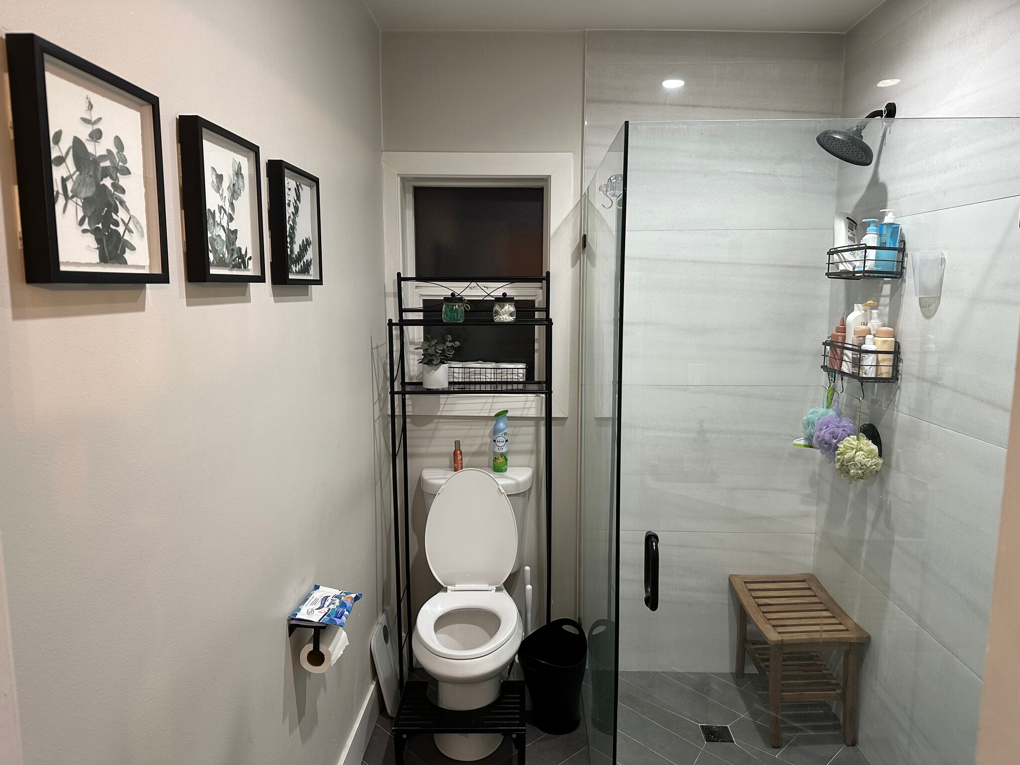 Building Photo - 9430 Lomita Dr