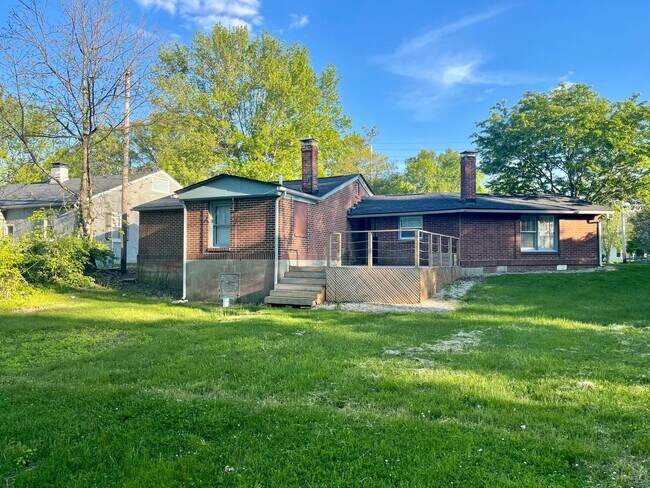 Building Photo - Move-In March & Get 50% Off Your First Month! Charming 2-Bed Northside Home!