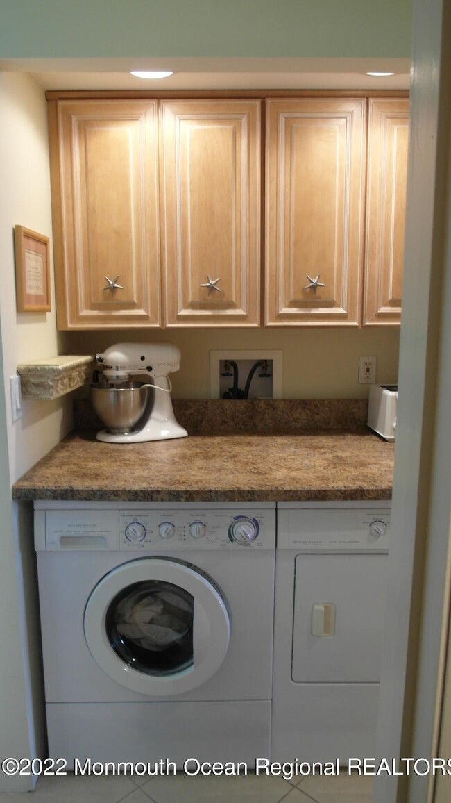 Building Photo - 438 NJ-35