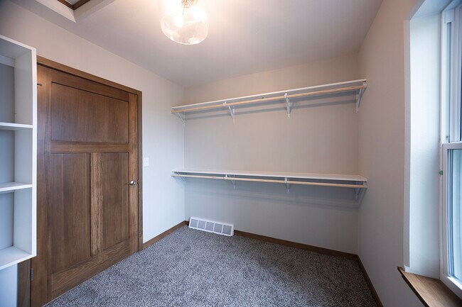 Building Photo - 3402 Green Pastures Ln