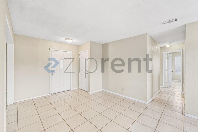 Building Photo - 6916 Shady Grove Dr