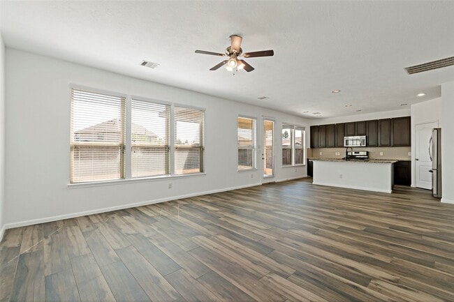 Building Photo - 25435 Autumn Woods Dr