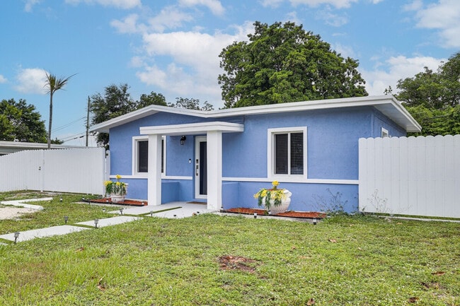 Building Photo - 12415 NW 20th Ct