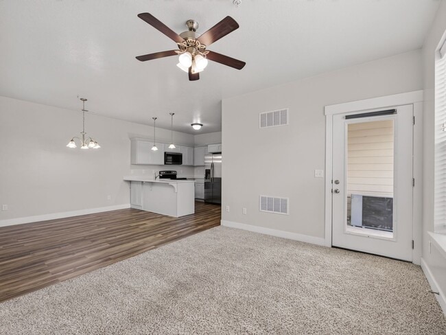 Building Photo - Spacious 3 Bed, 2 Bath Condo in The Exchange – Lehi, UT