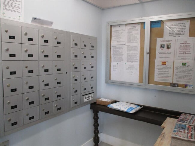 Building Photo - 9370 SW 8th St