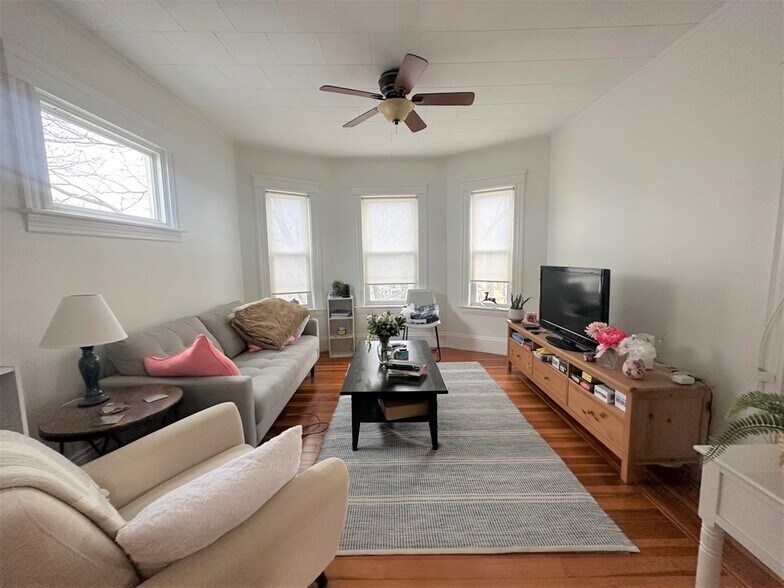 Building Photo - 137 Dudley St