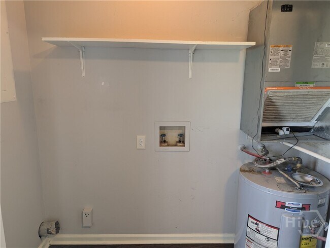 Building Photo - 230 Lanier Dr