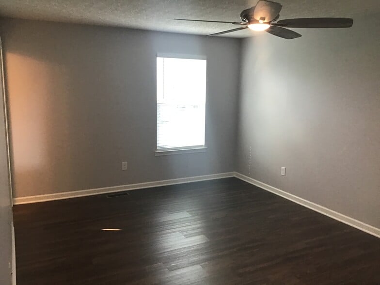 Building Photo - 1141 Promenade Dr