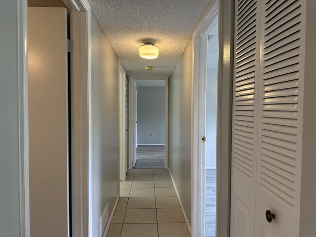 Building Photo - Cedarwood Condominiums