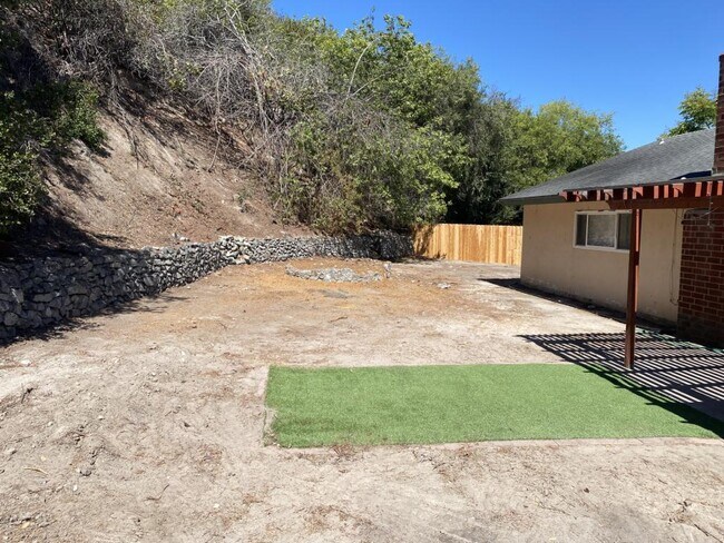 Building Photo - 5613 Campanile Way