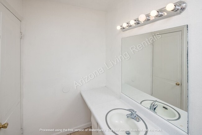 Building Photo - SAND2241