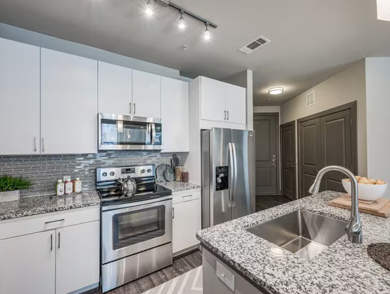 Building Photo - 402 Grand Pkwy