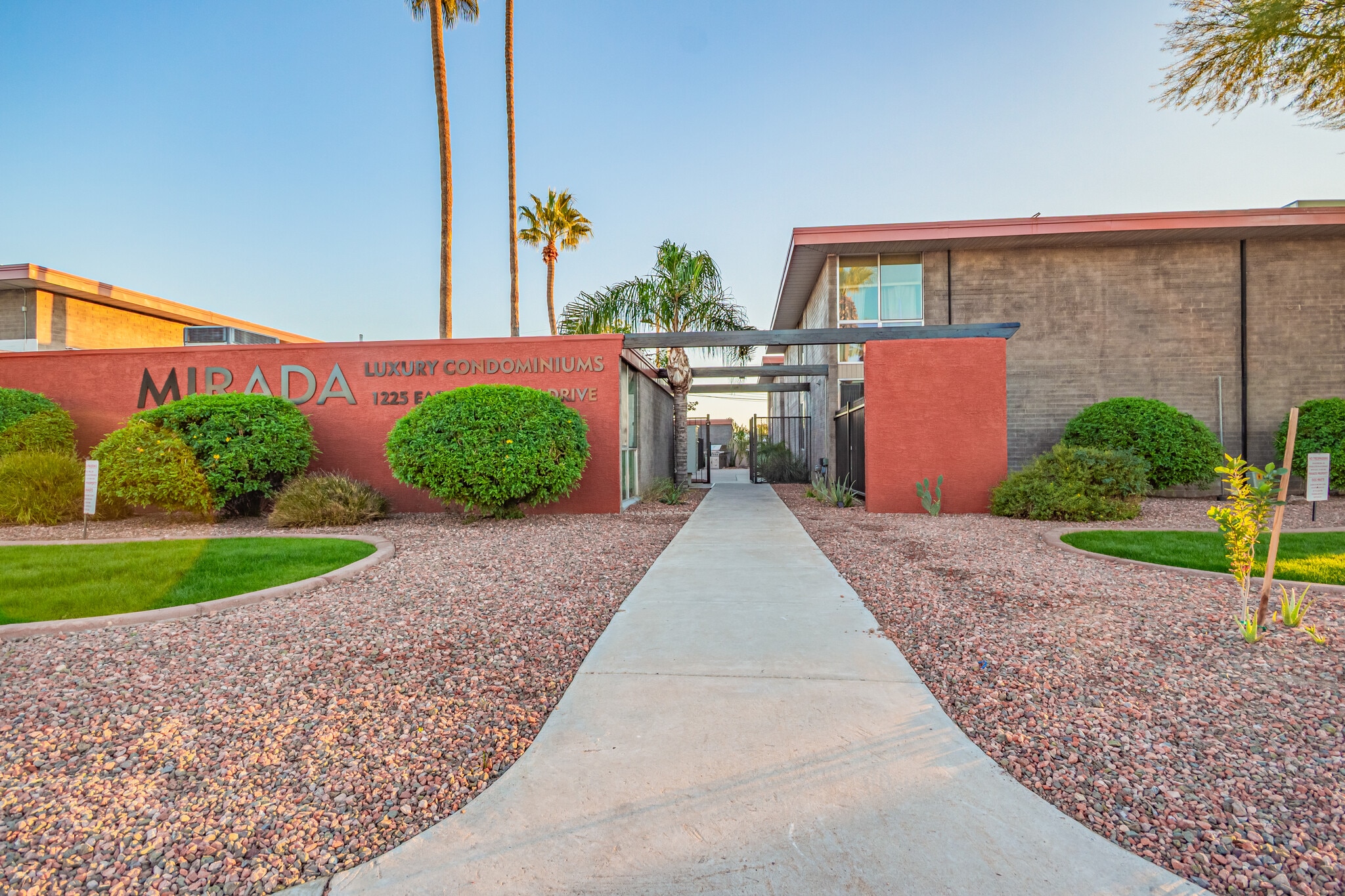 Building Photo - 1225 E Medlock Dr